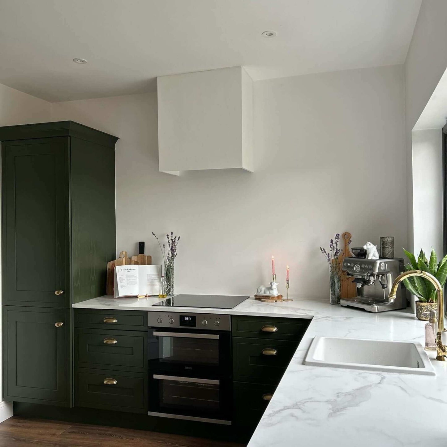 Buy Dorchester Georgian dual flow kitchen sink tap with twin white levers - gold Online UK | HOUSE OF ENKI